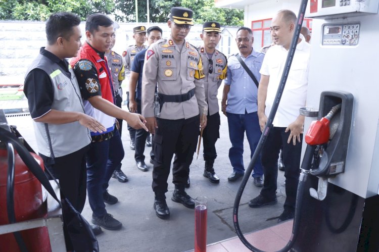 *Polres Situbondo Sidak SPBU, Pastikan Stok dan Takaran BBM Aman Jelang Idul Fitri*